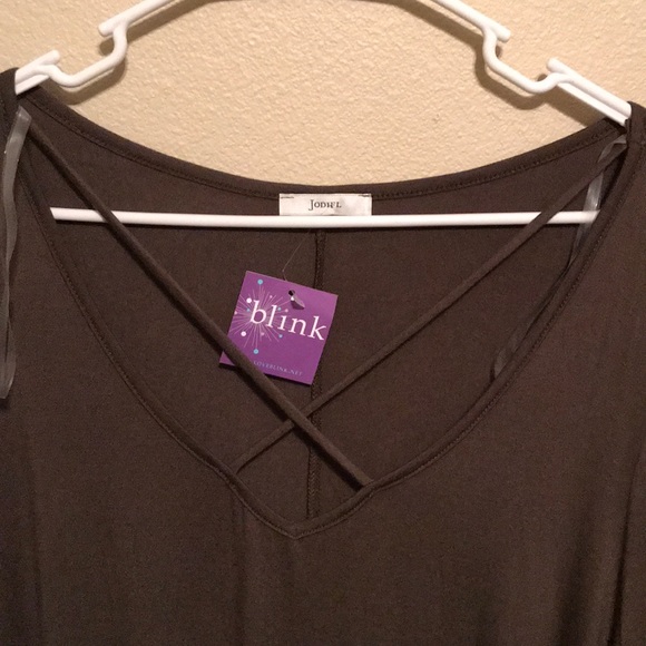 NWT Olive Criss Cross Long Sleeve Shirt - Picture 2 of 3